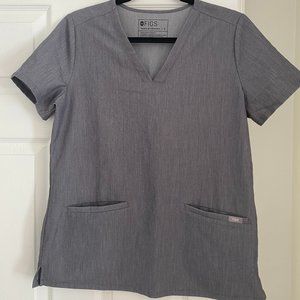 FIGS Women's Graphite Casma- Three-Pocket Scrub Top - S / Graphite